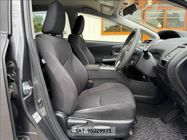 Toyota PRIUS ALPHA 2015-12 7060328-8