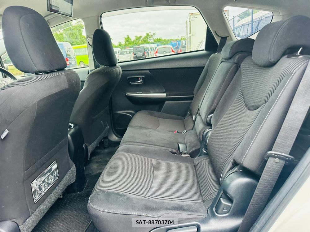 Toyota PRIUS ALPHA 2016 6904587-9