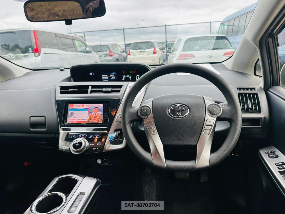 Toyota PRIUS ALPHA 2016 6904587-13