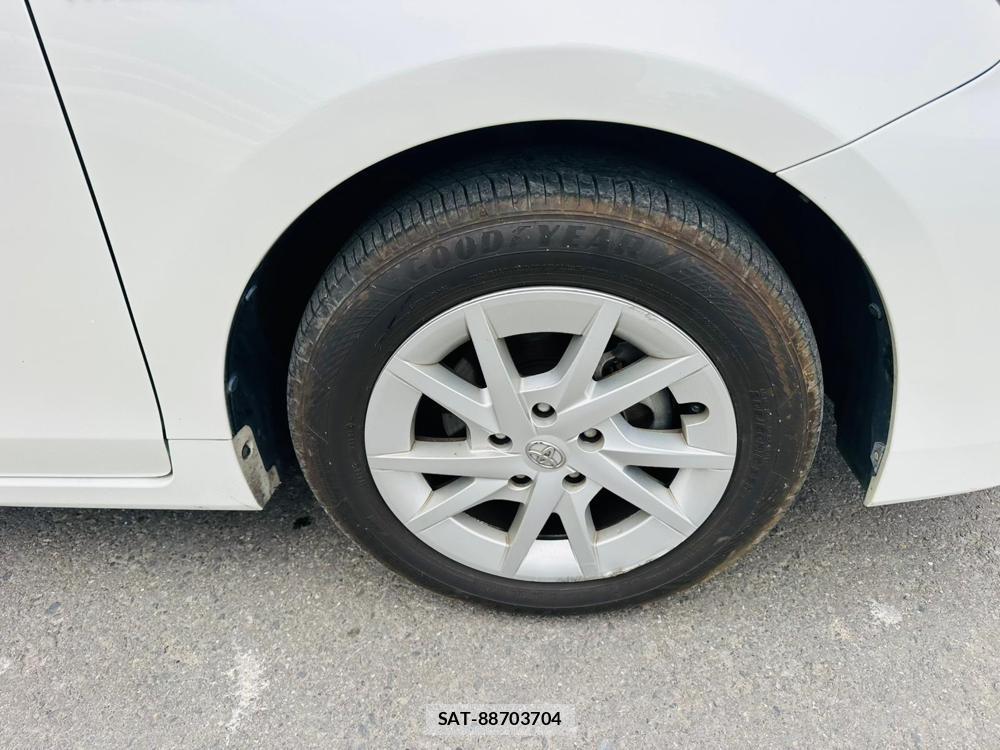 Toyota PRIUS ALPHA 2016 6904587-26