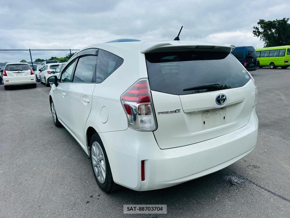Toyota PRIUS ALPHA 2016 6904587-2