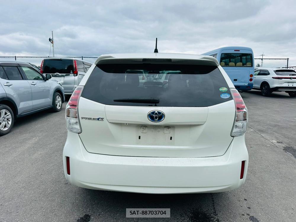 Toyota PRIUS ALPHA 2016 6904587-3