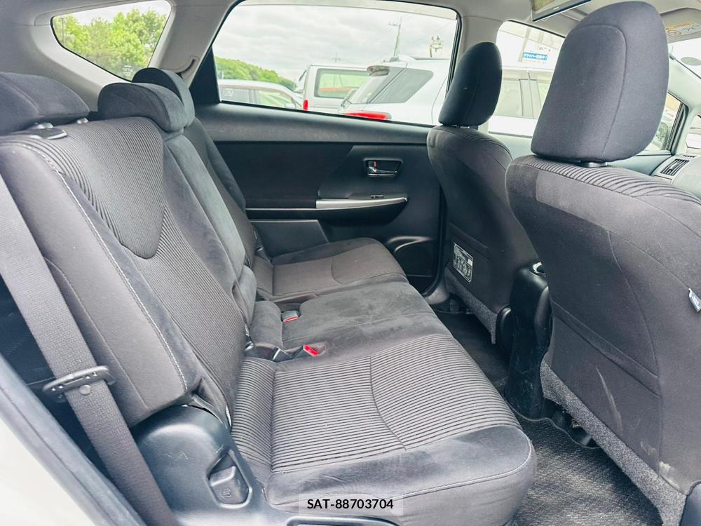 Toyota PRIUS ALPHA 2016 6904587-8
