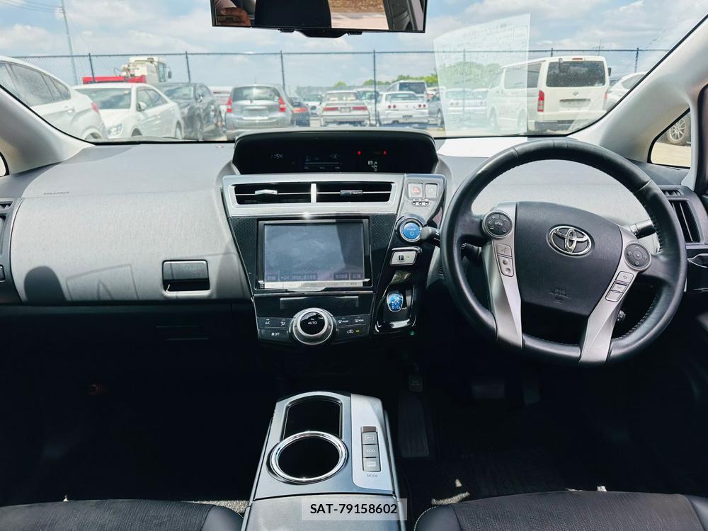 Toyota PRIUS ALPHA 2015-06 7051636-12