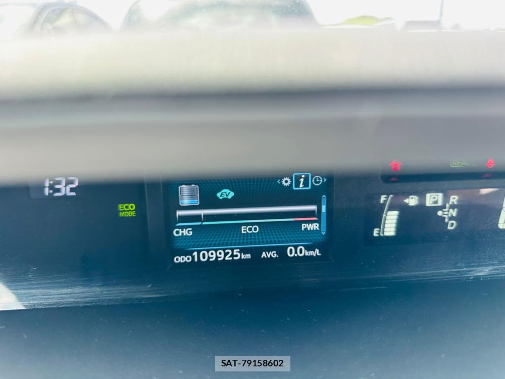 Toyota PRIUS ALPHA 2015-06 7051636-15