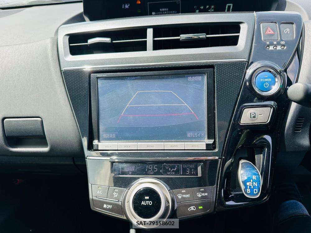 Toyota PRIUS ALPHA 2015-06 7051636-17