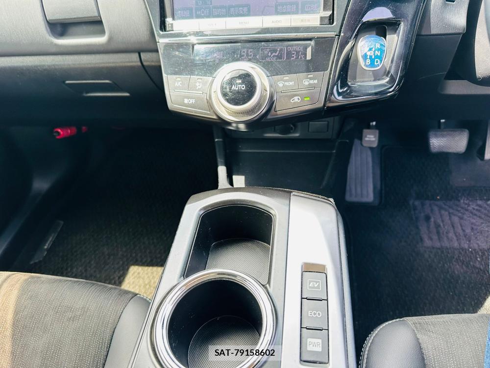 Toyota PRIUS ALPHA 2015-06 7051636-18