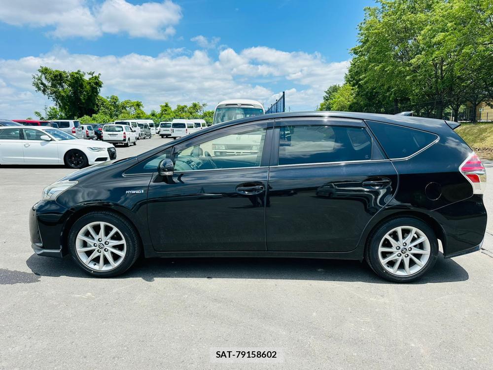 Toyota PRIUS ALPHA 2015-06 7051636-1