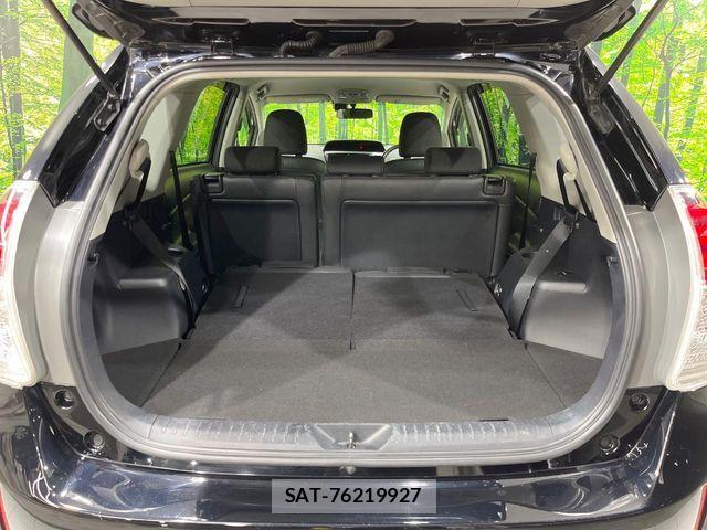 Toyota PRIUS ALPHA 2017-08 7060327-11