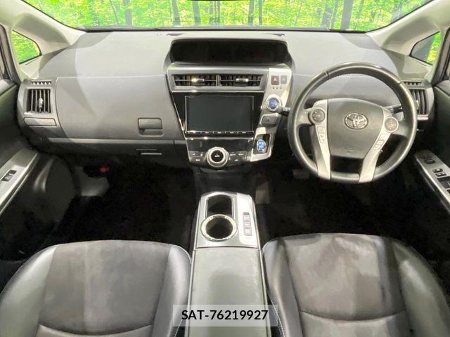 Toyota PRIUS ALPHA 2017-08 7060327-1