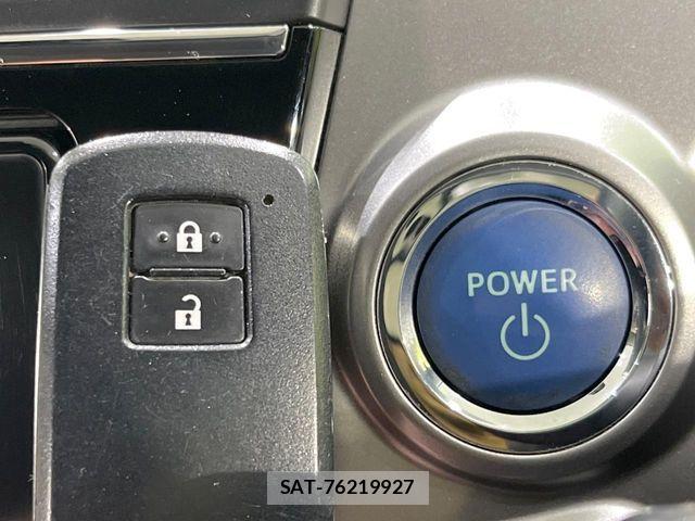 Toyota PRIUS ALPHA 2017-08 7060327-6