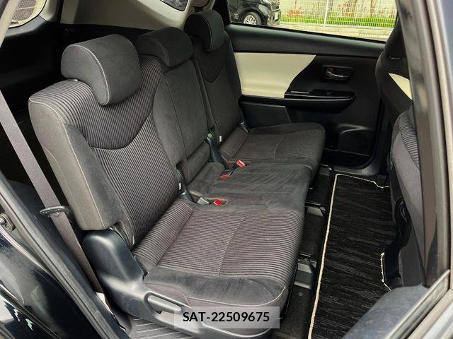 Toyota PRIUS ALPHA 2016-12 7060325-9