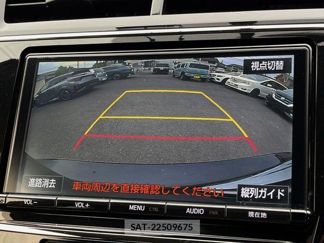 Toyota PRIUS ALPHA 2016-12 7060325-3