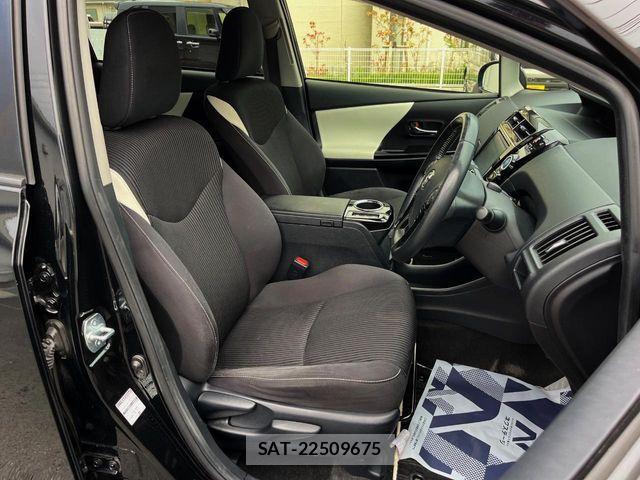 Toyota PRIUS ALPHA 2016-12 7060325-8