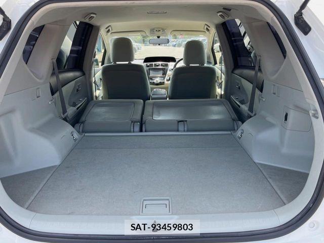 Toyota PRIUS ALPHA 2012-08 7060330-11