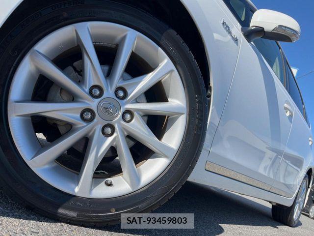 Toyota PRIUS ALPHA 2012-08 7060330-13