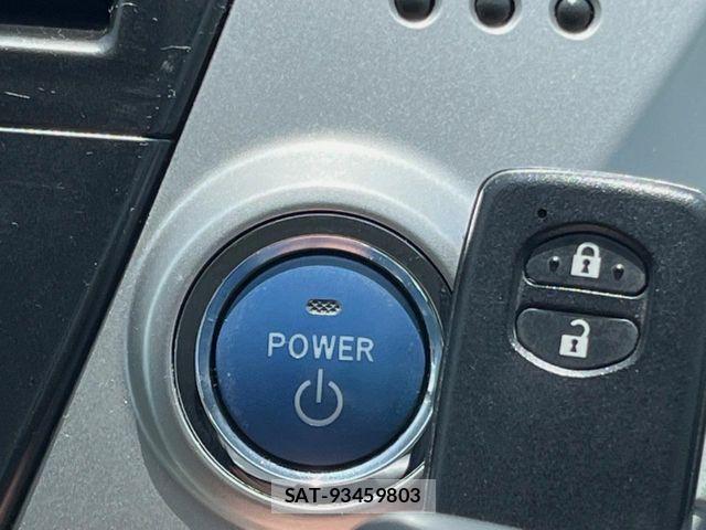 Toyota PRIUS ALPHA 2012-08 7060330-4