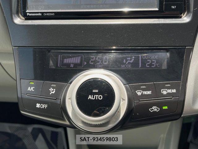 Toyota PRIUS ALPHA 2012-08 7060330-5