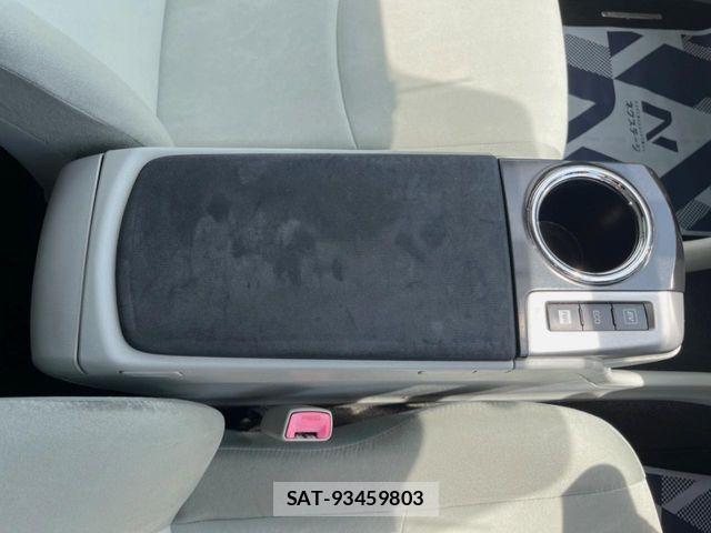 Toyota PRIUS ALPHA 2012-08 7060330-7