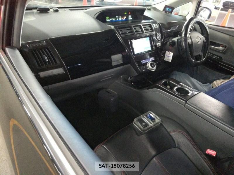 Toyota PRIUS ALPHA 2012 7191154-4