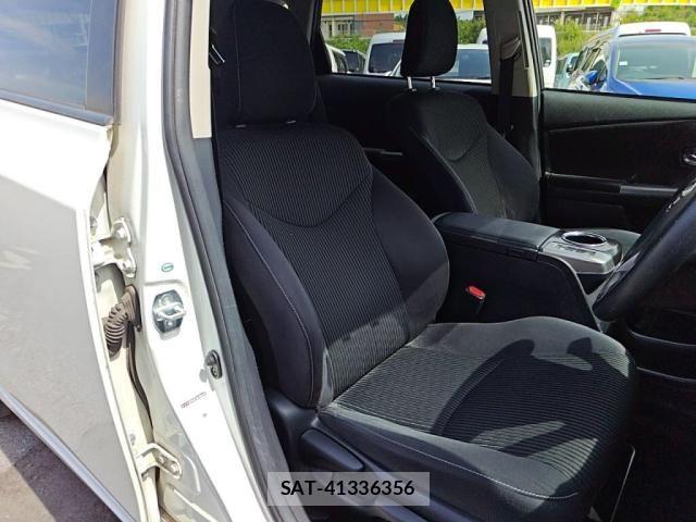Toyota PRIUS ALPHA 2016-01 7223904-20