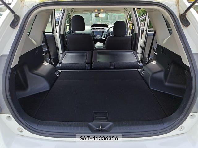 Toyota PRIUS ALPHA 2016-01 7223904-24