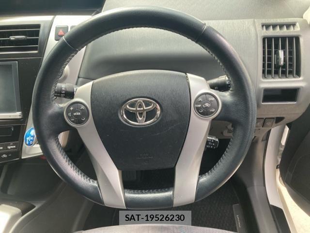 Toyota PRIUS ALPHA 2012-08 7223899-11