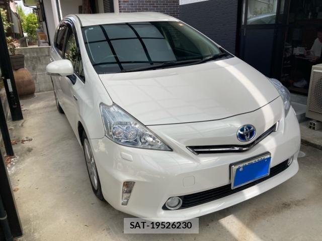 Toyota PRIUS ALPHA 2012-08 7223899-1