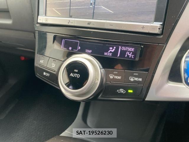 Toyota PRIUS ALPHA 2012-08 7223899-20