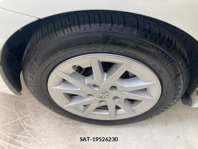Toyota PRIUS ALPHA 2012-08 7223899-25