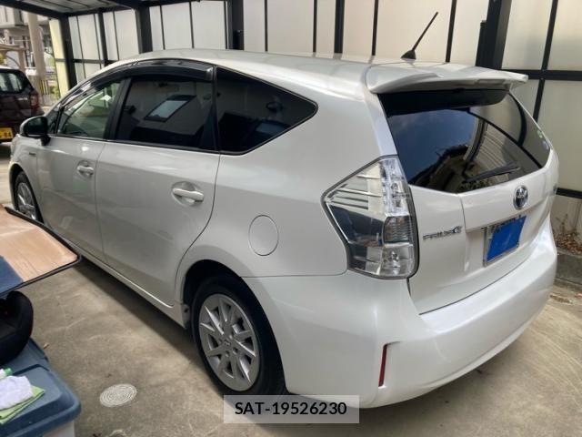 Toyota PRIUS ALPHA 2012-08 7223899-3