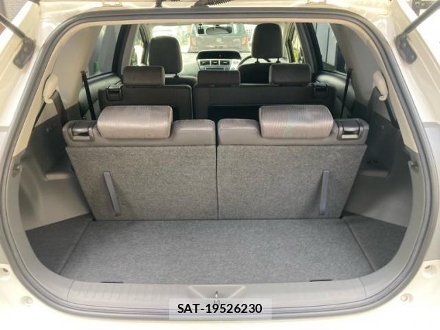Toyota PRIUS ALPHA 2012-08 7223899-4