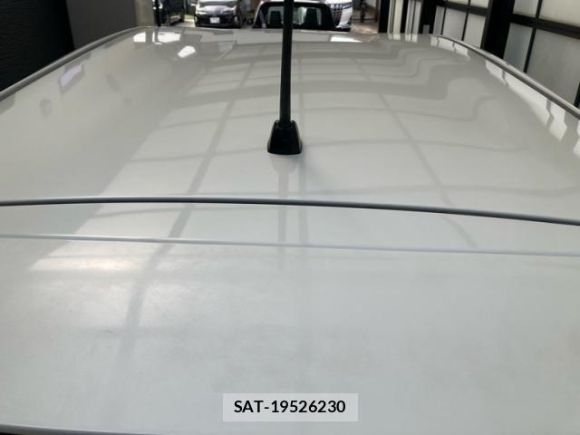 Toyota PRIUS ALPHA 2012-08 7223899-6