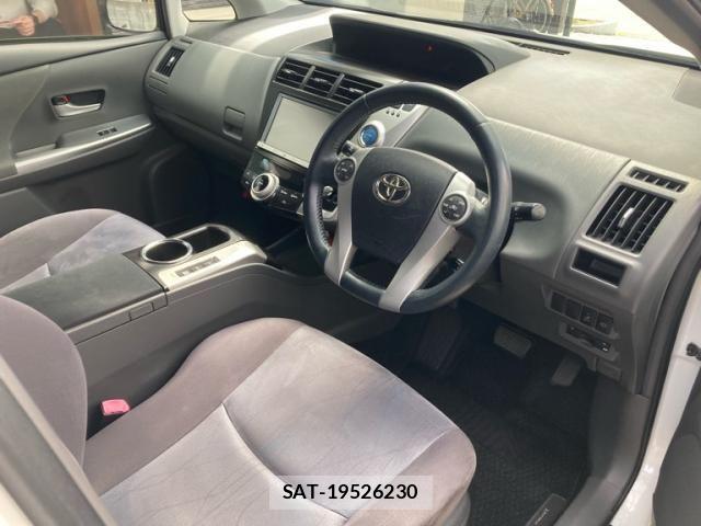 Toyota PRIUS ALPHA 2012-08 7223899-8