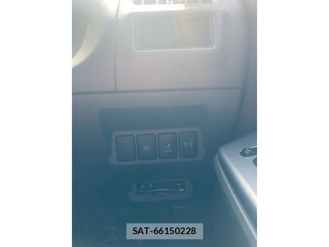 Toyota PRIUS ALPHA 2013-04 7215554-20
