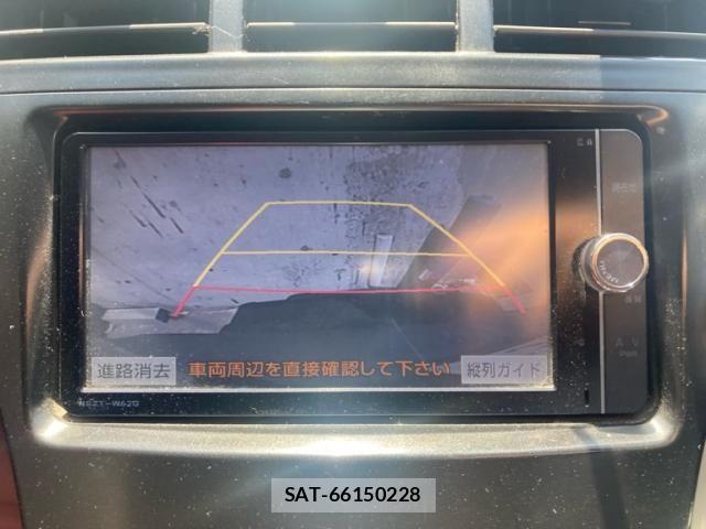 Toyota PRIUS ALPHA 2013-04 7215554-25