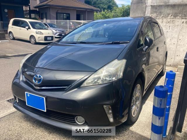 Toyota PRIUS ALPHA 2013-04 7215554-1