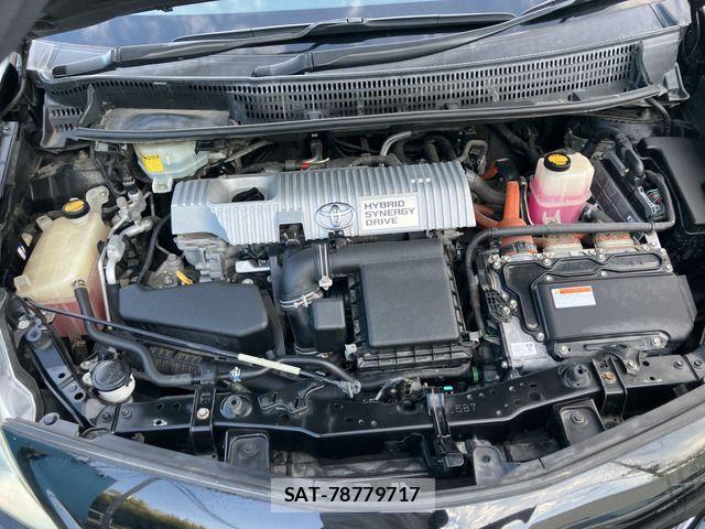 Toyota PRIUS ALPHA 2013-03 7215548-9