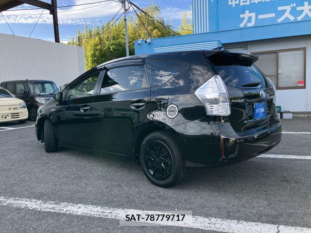 Toyota PRIUS ALPHA 2013-03 7215548-3