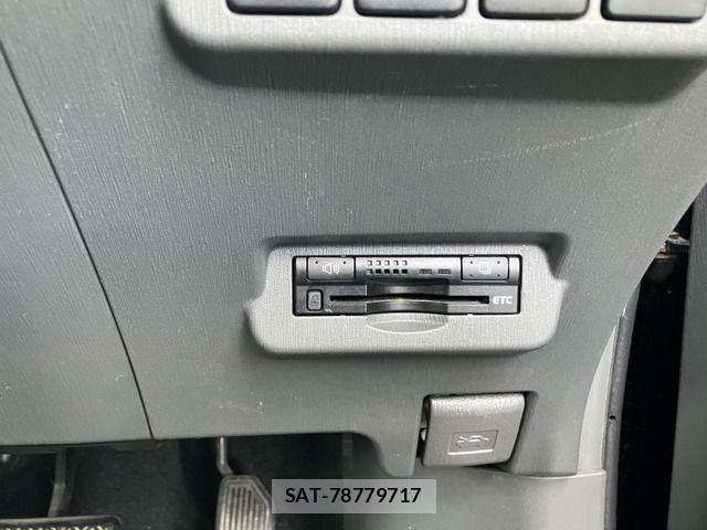 Toyota PRIUS ALPHA 2013-03 7215548-6