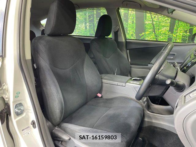 Toyota PRIUS ALPHA 2014-08 7218491-7