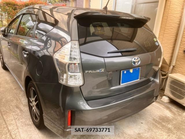 Toyota PRIUS ALPHA 2014-01 7223901-10