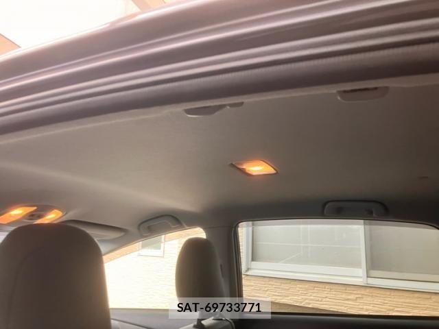 Toyota PRIUS ALPHA 2014-01 7223901-17