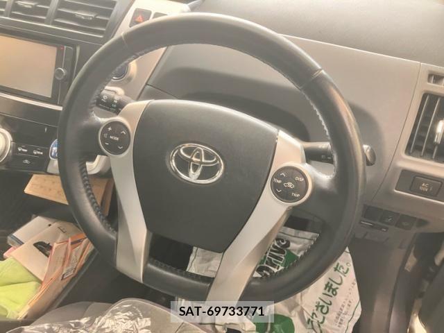 Toyota PRIUS ALPHA 2014-01 7223901-18