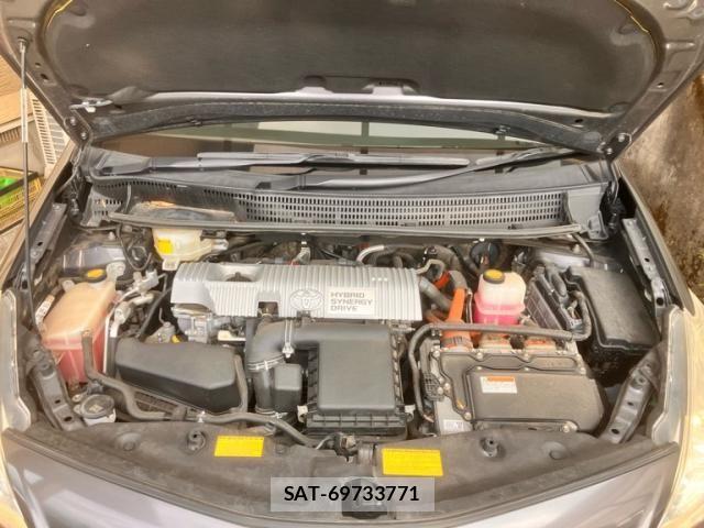 Toyota PRIUS ALPHA 2014-01 7223901-6