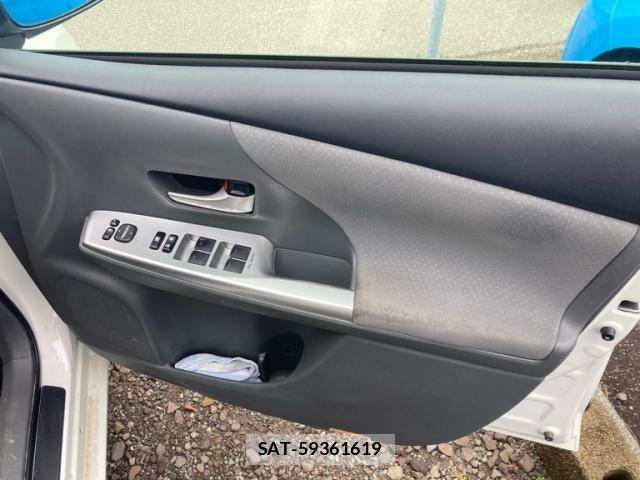 Toyota PRIUS ALPHA 2011-09 7223886-12