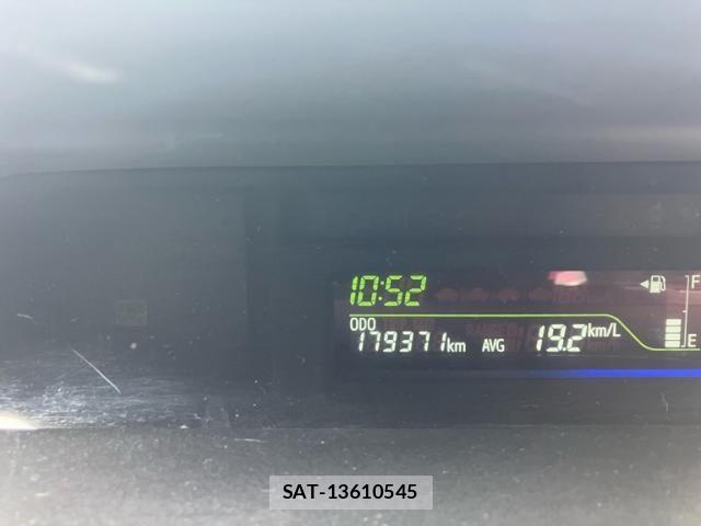 Toyota PRIUS ALPHA 2012-03 7223890-14