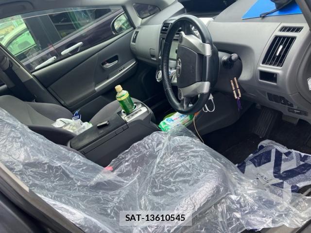 Toyota PRIUS ALPHA 2012-03 7223890-8