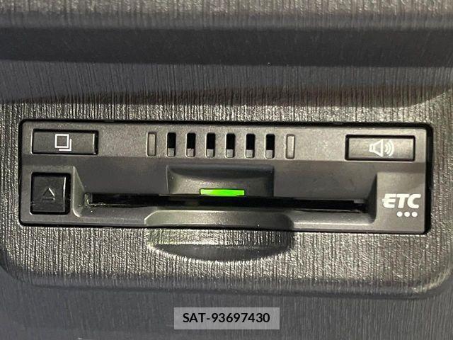 Toyota PRIUS ALPHA 2019-06 7223909-6