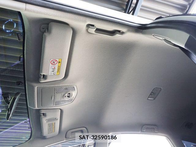 Toyota PRIUS ALPHA 2016-06 7218155-24